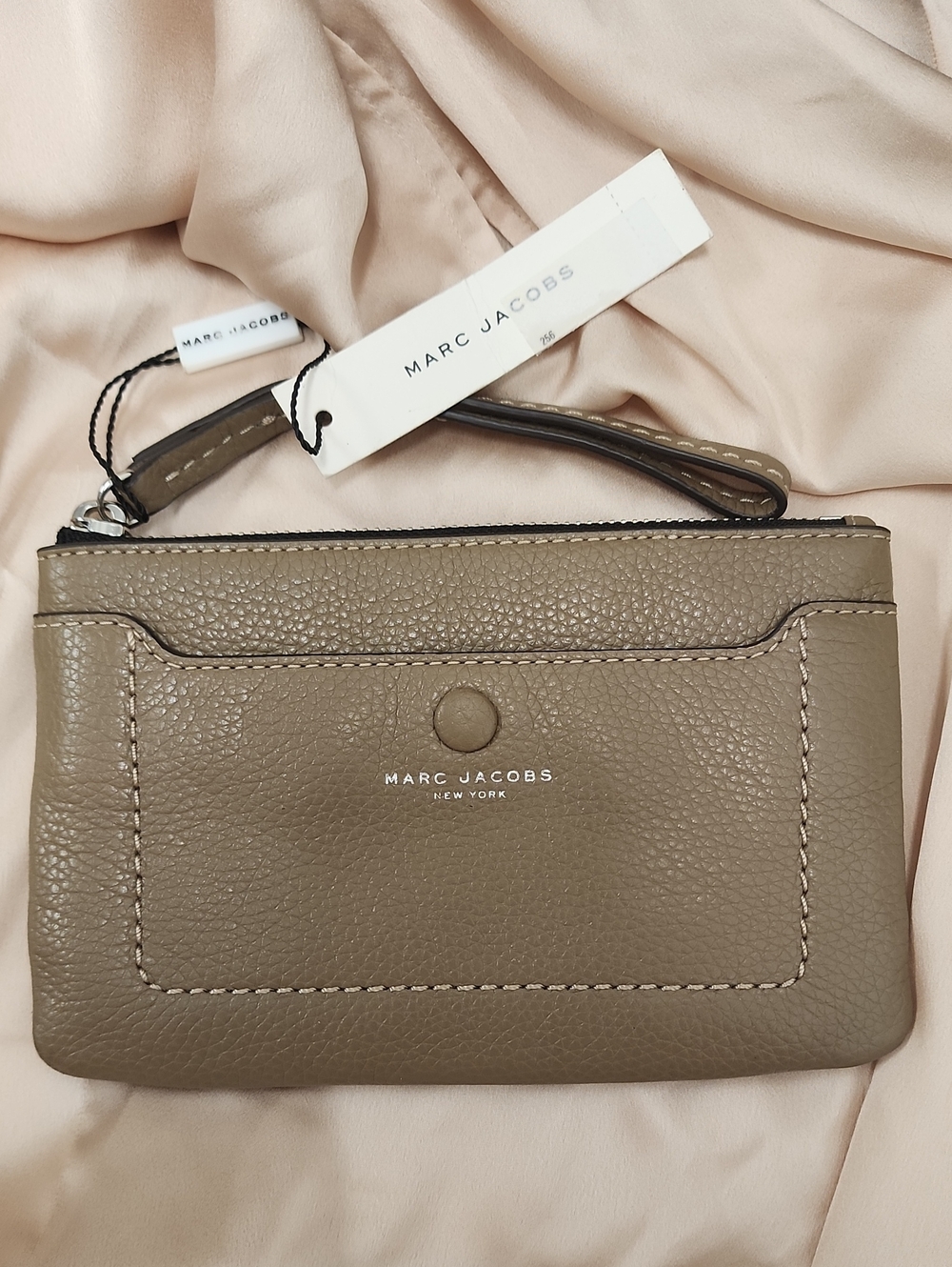 Marc Jacobs French Grey Pebbled Leather Wristlet Clutch NEW